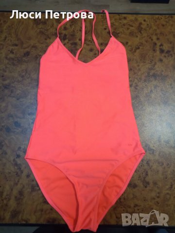 Много свеж бонбонено розов цял бански