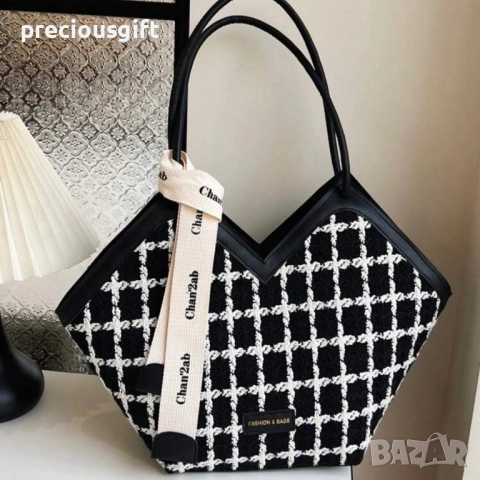 Дамска черна чанта