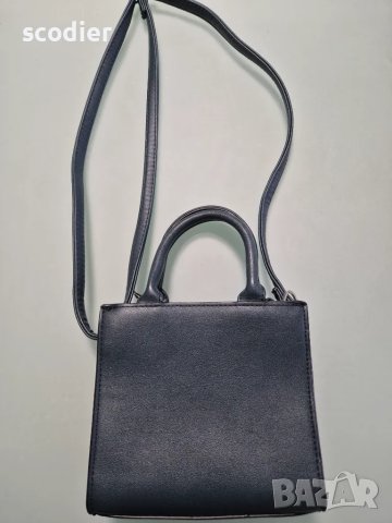 Bershka- зелена мини чанта