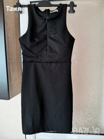 Малка черна рокля 