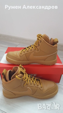 Кафяви зимни кецове Nike Court Borough Mid Winter за момче с р-р 41, снимка 2 - Кецове - 53434310