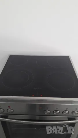 Печка NEFF с керамични котлони, снимка 3 - Печки, фурни - 49496276