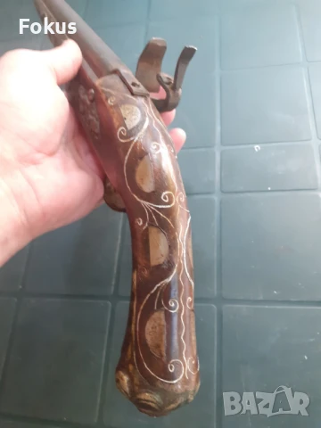 Стар кремъчен пищов с набивки и интарзии от седеф - реплика, снимка 4 - Антикварни и старинни предмети - 50954247