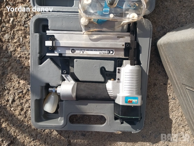 Пневматичен такер, снимка 3 - Такери - 53021894