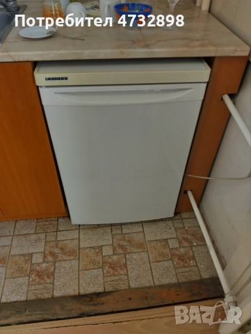 Офис оборудване - столове, бюра, контейнери, маси, снимка 5 - Бюра - 53414028