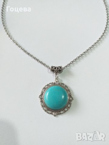 Прекрасно колие с медальон с голям кръгъл Тюркоаз и орнаментирана основа в цвят Сребро , снимка 2 - Колиета, медальони, синджири - 32877800