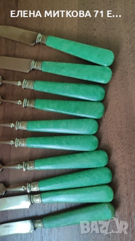 Старинни месингови десертни прибори с перлено-зелена бакелитова дръжка-в стил Арт Деко, снимка 3 - Антикварни и старинни предмети - 52564869