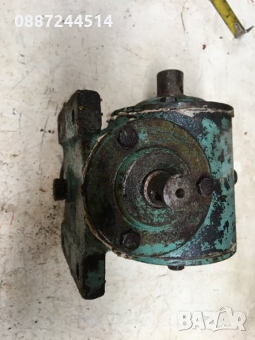 Редуктор, снимка 4 - Резервни части за машини - 28621914