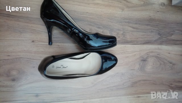 Лачени обувки, снимка 2 - Дамски обувки на ток - 28112445
