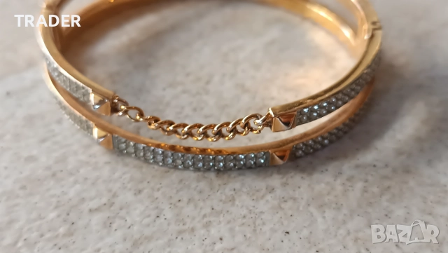 Swarovski Fiction метална гривна Women's Metal Crystals Bracelet, снимка 3 - Гривни - 39823247
