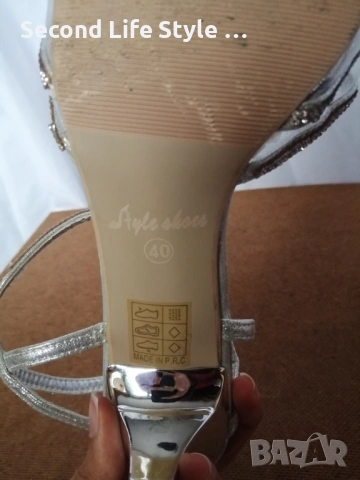 №40 Дамски сандали с отворени пръсти и нисък ток; с кристали и огледален ток; сребрист цвят, снимка 15 - Сандали - 53042656