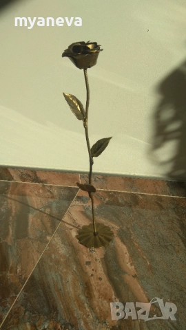 Метална скулптура , роза , ръчно изработена, с бронзов цвят. , снимка 5 - Статуетки - 52239423