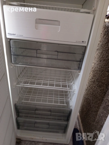 Фризер Hotpoint  вертикален 6 -чекмеджета