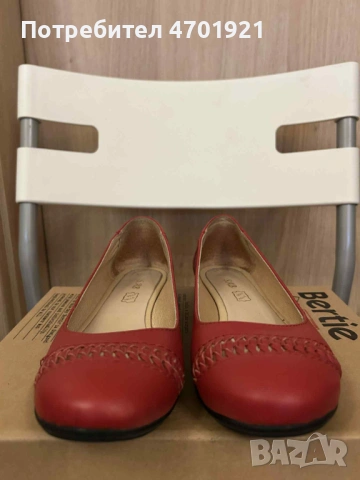 Червени дамски пантофки, снимка 4 - Дамски ежедневни обувки - 53136926