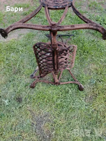 Красиви крака на стара шевна машина NS/BRUDER-KEPICH, снимка 15 - Колекции - 50370250