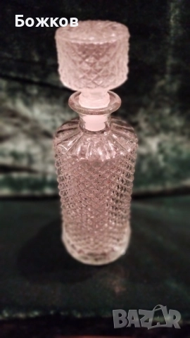 Кристална гарафа, снимка 3 - Антикварни и старинни предмети - 52547158