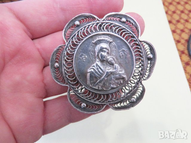 Стара възрожденска Сребърна икона 1760 - 1878г, амулет, Богородица, Дева Мария  панагия 65 мм сребро, снимка 2 - Колиета, медальони, синджири - 38115325