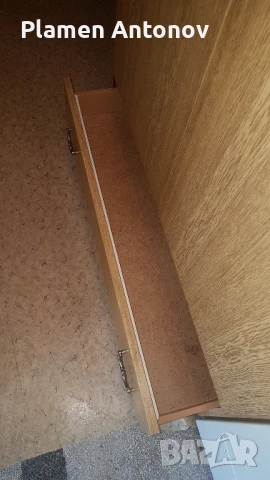 Продавам двукрилен гардероб с надстройка, снимка 5 - Гардероби - 50629844