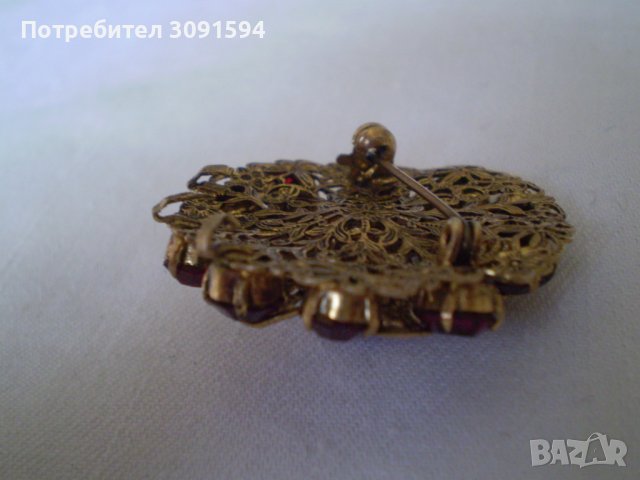 Винтич  брошка жълт метал с  чешки кристал, снимка 7 - Антикварни и старинни предмети - 36789225