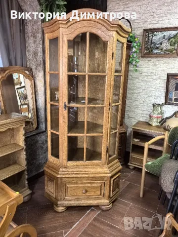 Ъглова витрина