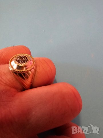 уникален мъжки златен пръстен 14 к с ковани черни оникси и цирконии, снимка 2 - Пръстени - 43610485