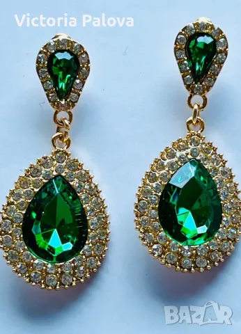 Красиви модерни обеци зелен камък Германия, снимка 2 - Обеци - 49236027