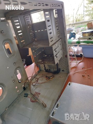 Компютърна кутия със захранване стар модел, снимка 14 - Захранвания и кутии - 40551984