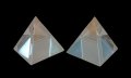 ЛИКВИДАЦИЯ - 2 броя Стъклени Пирамиди  5 х 5 см