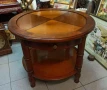 Антикварна масивна маса донесена от Швейцария ,височина 55 см,диаметър 65 см ., снимка 1