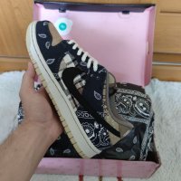 Нови Оригинални Nike Dunk SB Travis Scott Cactus Jack Dunks Original 43 размер 43 номер Найк Обувки , снимка 7 - Други - 37292648