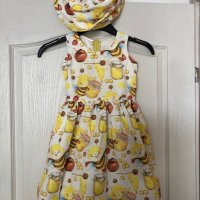 Детска рокля с шапка на пчелички, снимка 1 - Детски рокли и поли - 38171655