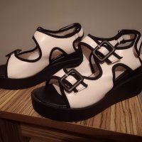 Нови сандали на платформа 38 номер черно бели, снимка 1 - Сандали - 33547651