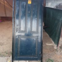 Метална врата,с каса, снимка 1 - Входни врати - 44097040