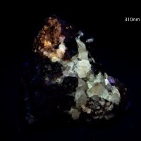 Друза от флуоресцентен церусит и барит 107g, снимка 4 - Други ценни предмети - 38376804