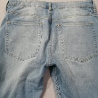 Светло сини накъсани дънки H&M, снимка 3 - Детски панталони и дънки - 35445102