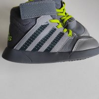 Детски маратонки Adidas, снимка 1 - Детски маратонки - 36861510