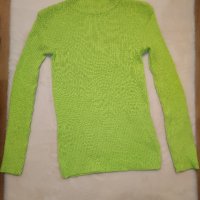 Дамска блуза в електриково зелено с поло яка размер S цена 10 лв. + подарък чорапки неон , снимка 1 - Блузи с дълъг ръкав и пуловери - 43125816