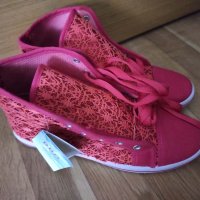 Дамски цикламени обувки, снимка 2 - Дамски ежедневни обувки - 38089538