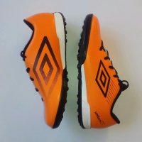 Футболни обувки, тип стоножки, маратонки Umbro, снимка 2 - Детски маратонки - 43071967