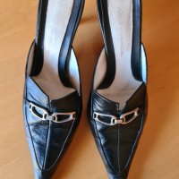Елегантни дамски чехли Fado с тънък умерено висок ток и метален орнамент , снимка 16 - Дамски елегантни обувки - 44028299