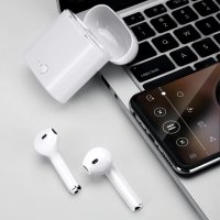 Безжични Блутут слушалки i7s TWS с кутия за зареждане и пренасяне, снимка 2 - Слушалки, hands-free - 26599485