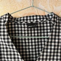 Gina Tricot Черно бяла блуза с буфан ръкав 🖤🤍, снимка 2 - Блузи с дълъг ръкав и пуловери - 44067157