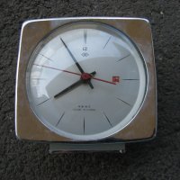 Механичен часовник будилник, снимка 1 - Антикварни и старинни предмети - 32652974
