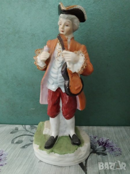 порцеланова статуетка, снимка 1