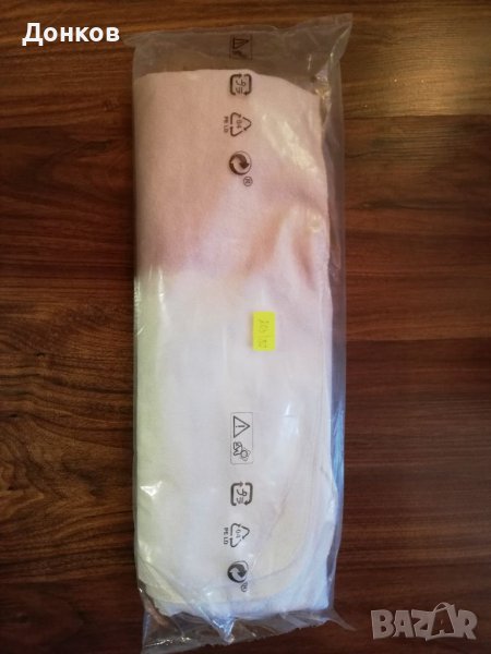 Продавам непромокаем протектор с четири ластика, снимка 1