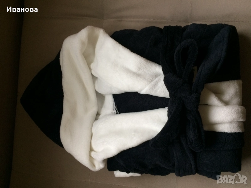 Нов пухкав халат с качулка., снимка 1