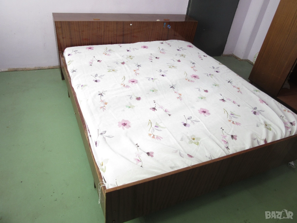 Продавам спалня с две ракли и четирикрилен гардероб, снимка 1