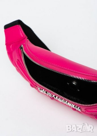 Оригинална Love Moschino за кръста , снимка 2 - Чанти - 35433840