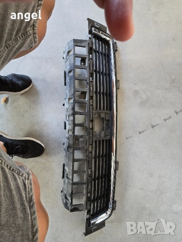 Долна Решетка Предна броня Тойота Секвоя, снимка 2 - Части - 51586646