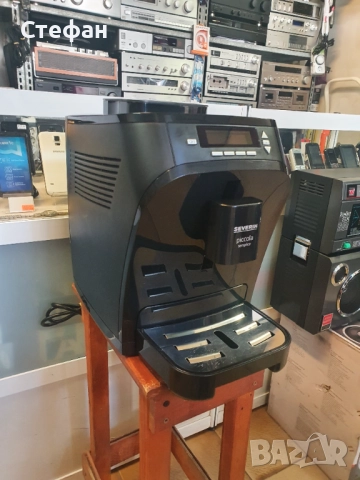 Кафемашина Severin Piccola Semplice KV 8080 Пълен автомат! В отлично техническо и визуално състояние, снимка 4 - Кафемашини - 51986379